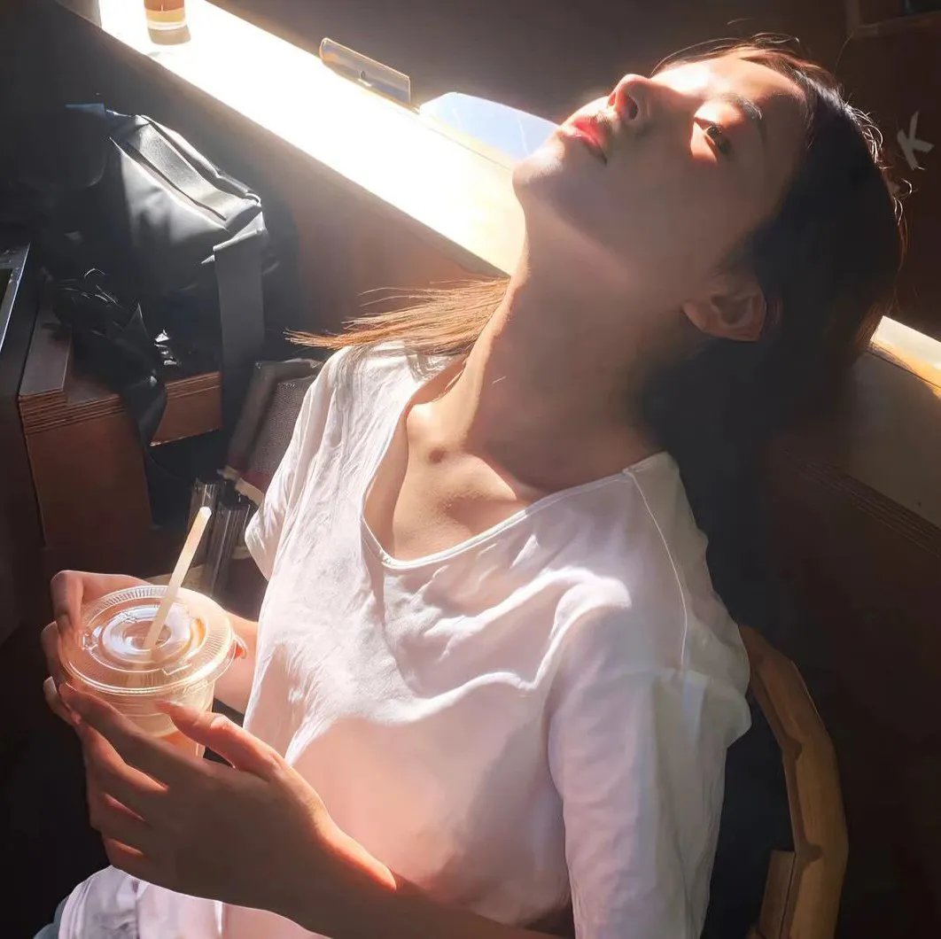 又一个星期五封面